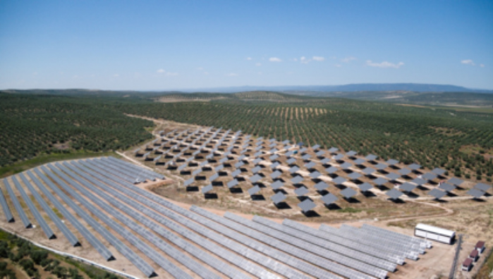 Economic feasibility study for the financial restructuring of Las Serafinas Solar Plant